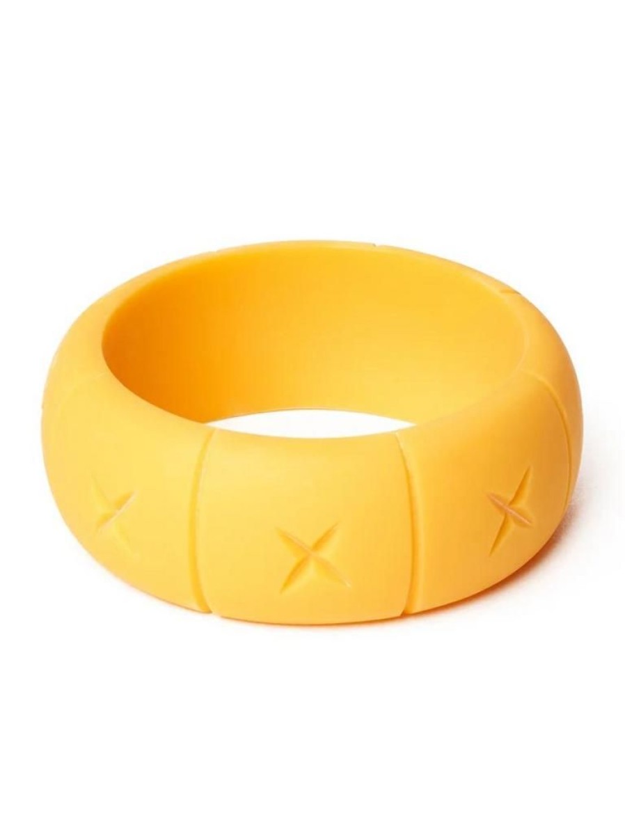 Splendette Wide Pineapple Matte Bangle | Bangles